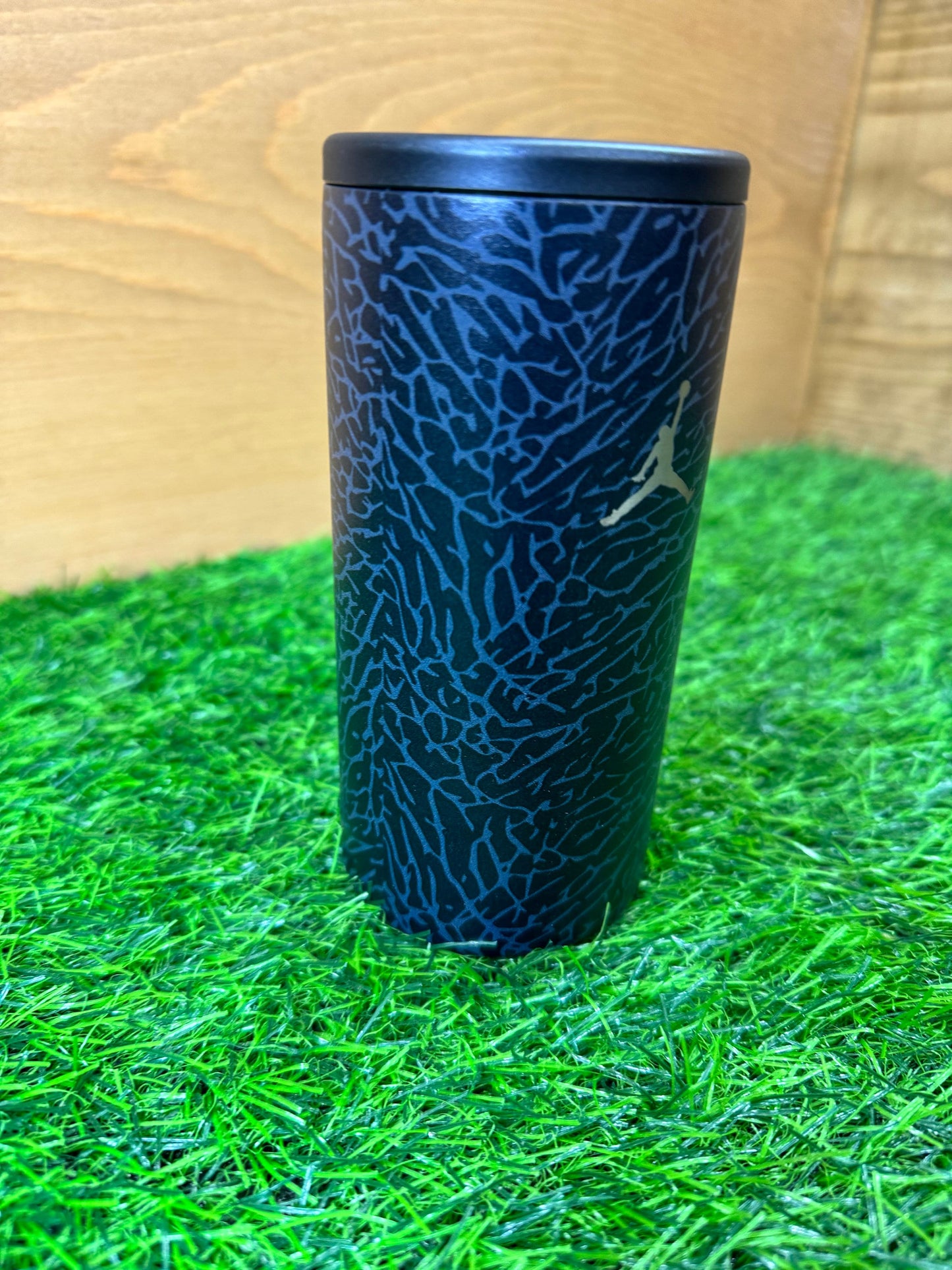 Air Jordan Elephant Print Slim Can Koozie Vacuum Sealed Double Wall 12oz (1)